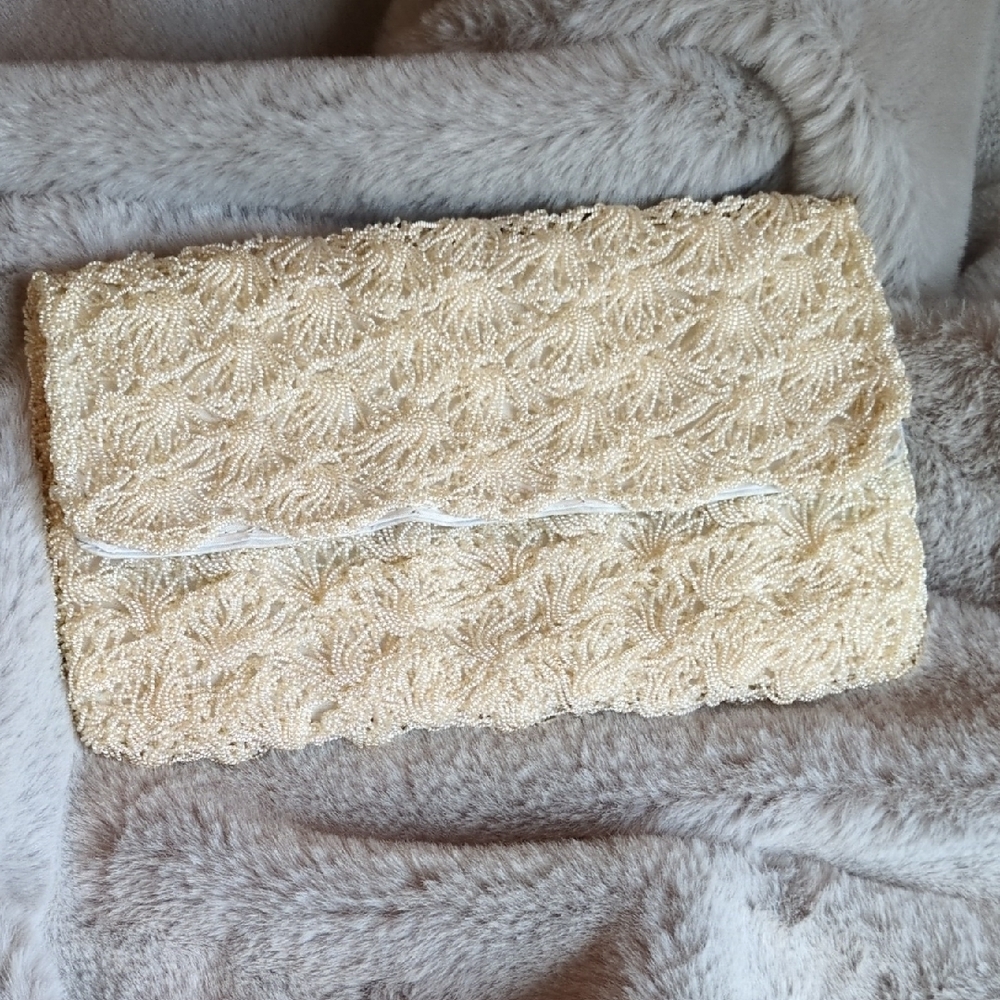 Elegant Vintage Cream Beaded Evening Bag